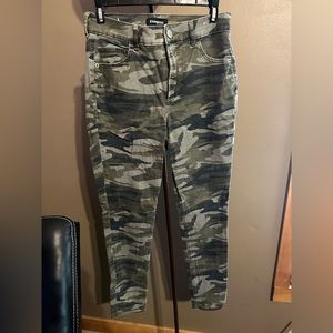 Express high rise camouflage ankle length jeans size 2